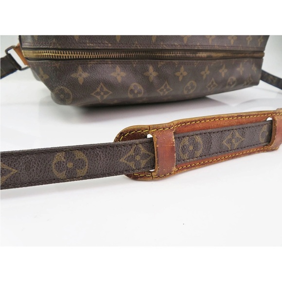 Louis Vuitton Men's Brown Monogram Messenger Bag - Picture 8 of 16